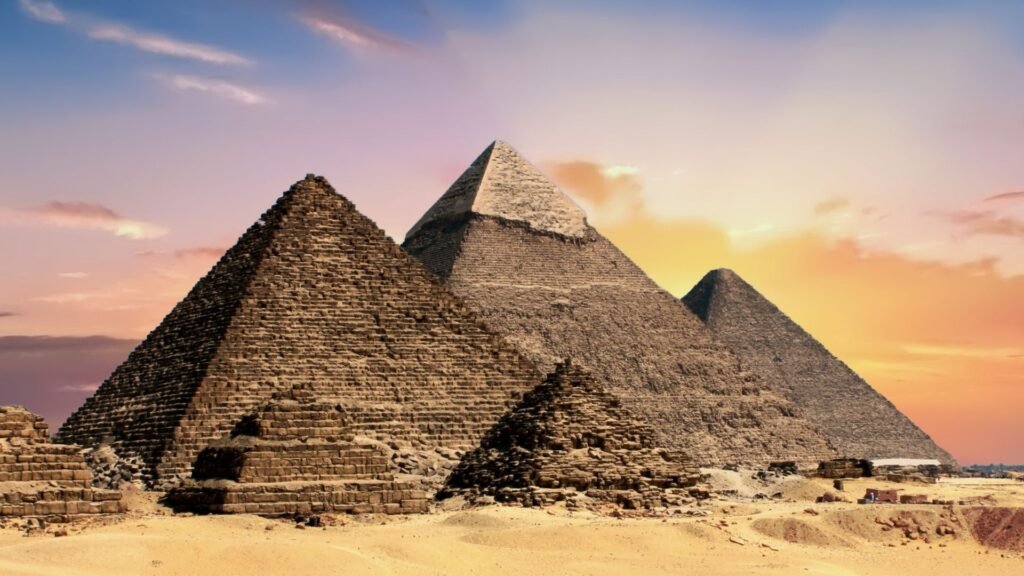 new image EYGPT PYRAMIDS